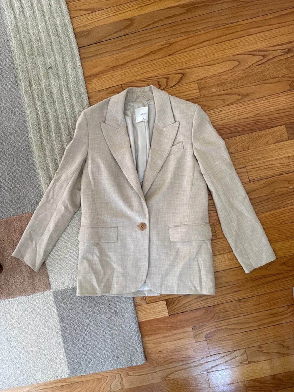 Aritzia beige tan blazer oversized look - Wilfred size XS
